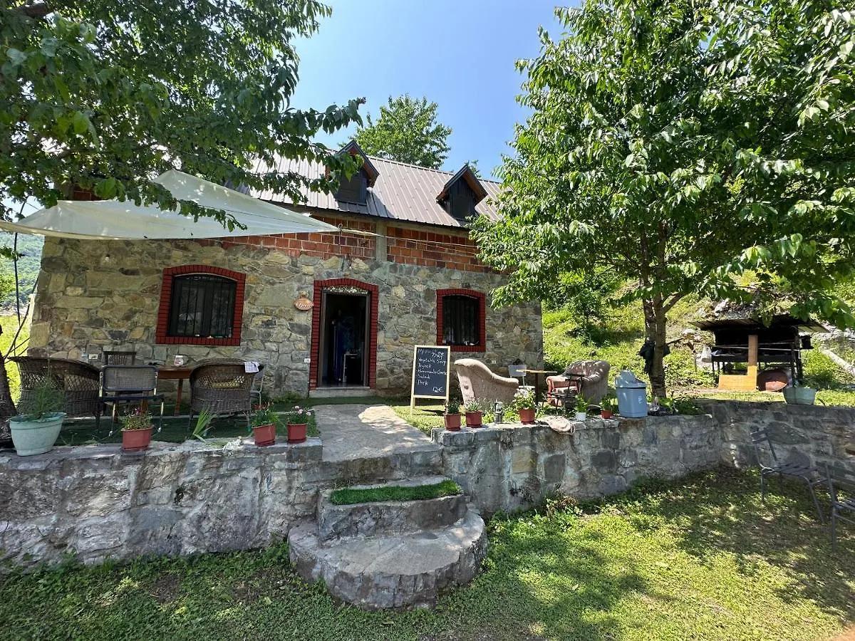 Guesthouse Freskia Theth 0*,  Albania