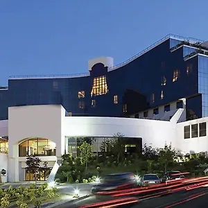 sheraton-tirana-hotel-1001.hotels-in-tirana.com/